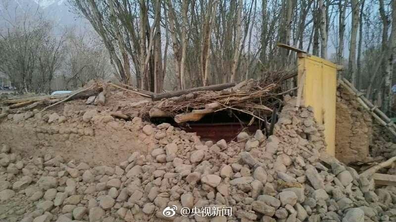 什么都不穿的欧美美女搞黄色网站