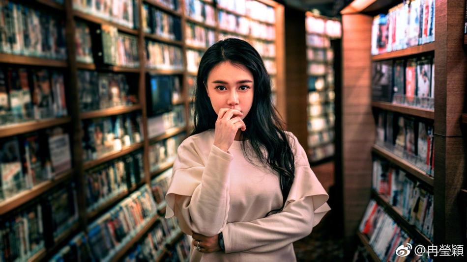 短髮美女