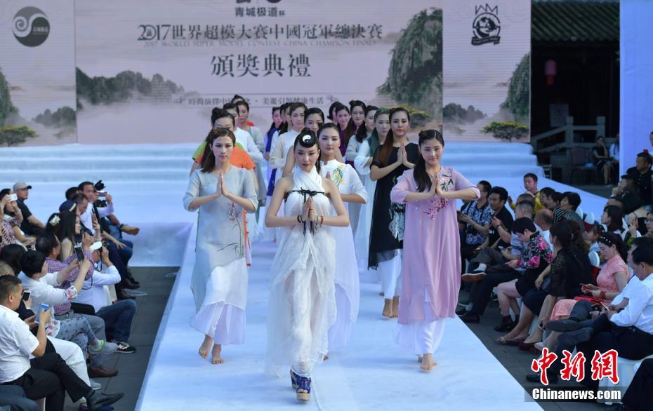 美女黄频Av免费了