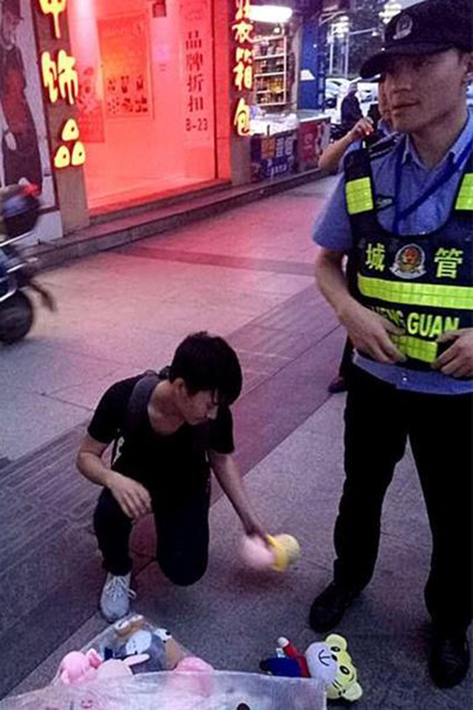 免费 看 成人 电影