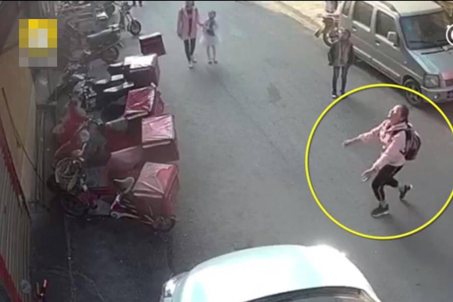 西欧女人与牲禽的交酡