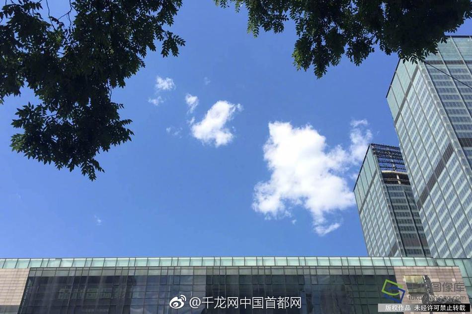 主人～别揉了～奶头～啊～嗯动漫