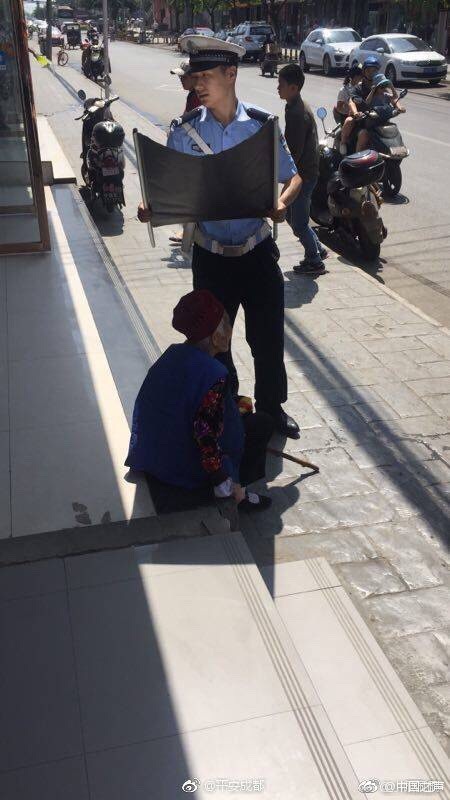 啊轻点灬大巴太粗太长了视频