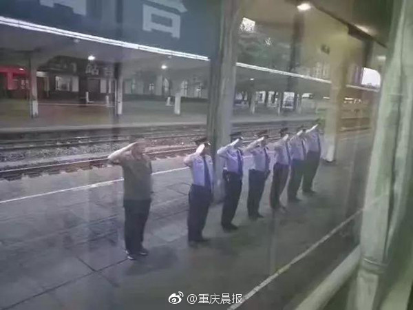 公在厨房强要了我