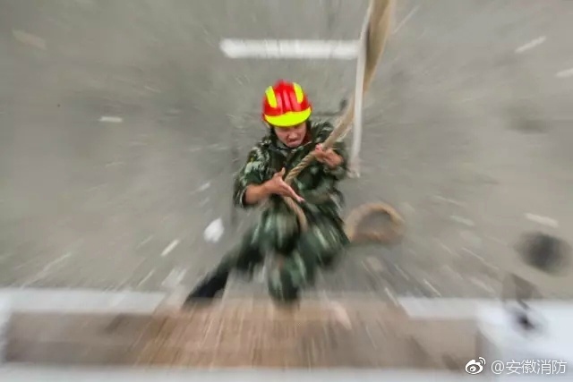中国少妇非洲体验与黑人Hd
