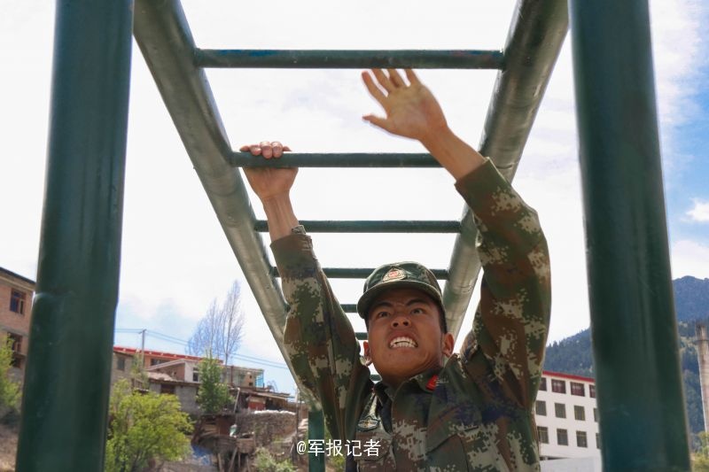 凤凰Tv黄色片夫妻交换