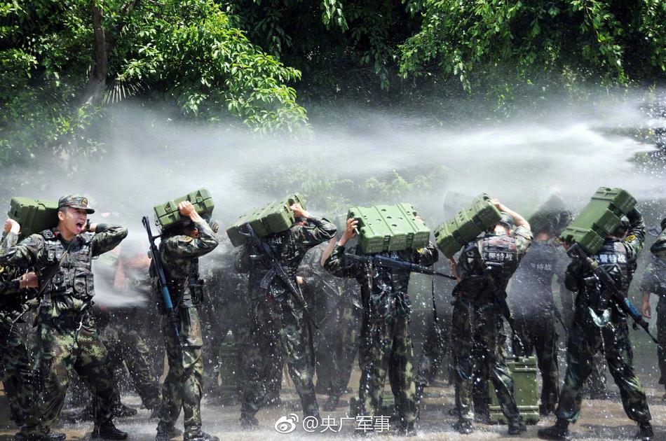 台湾偷拍三级人与动物