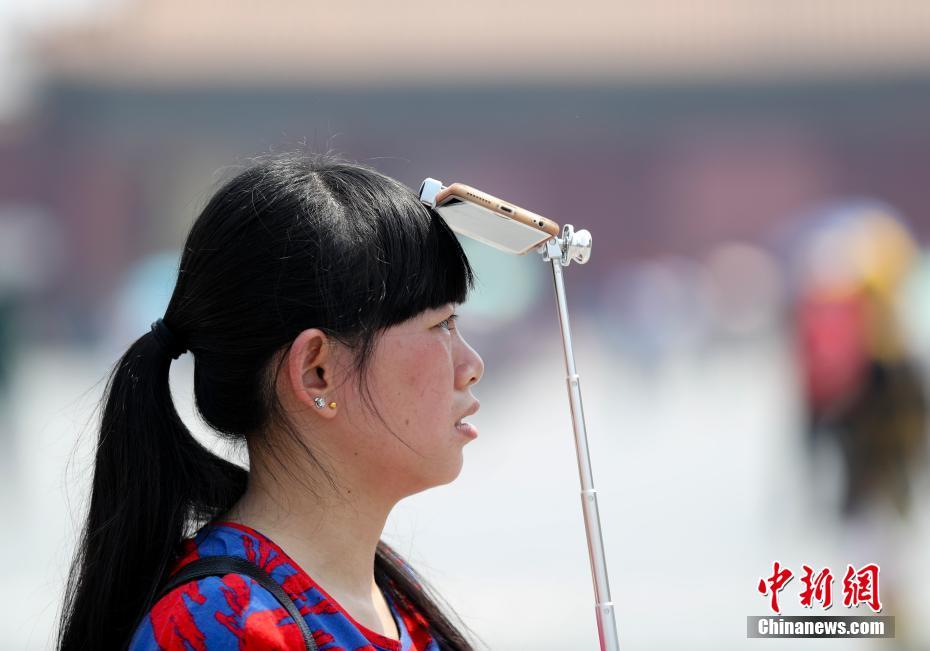 女人扒开 男生摸