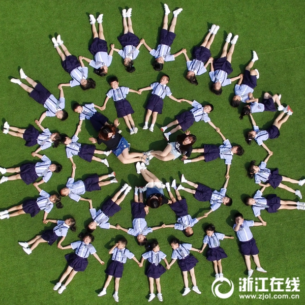 裸男