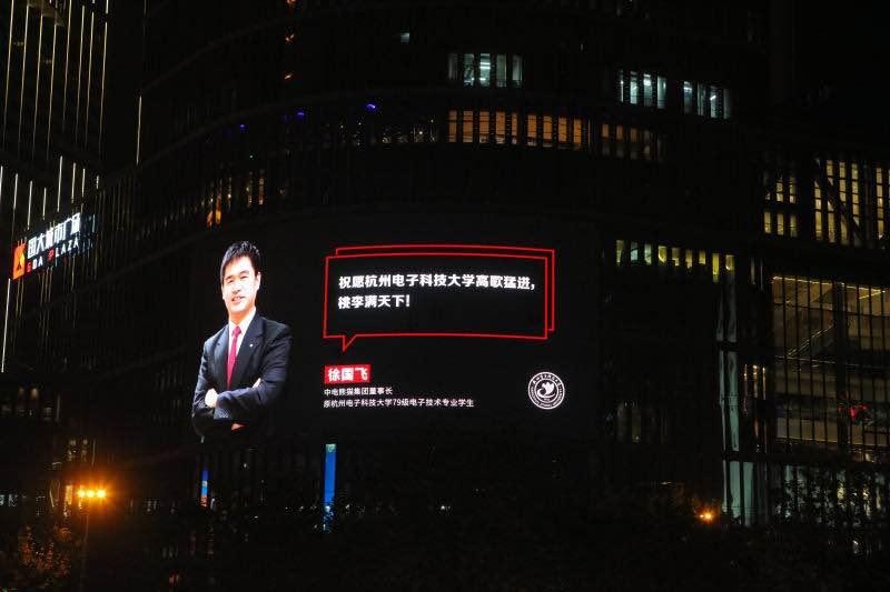 厨房掀裙在厨房里做运动好吗
