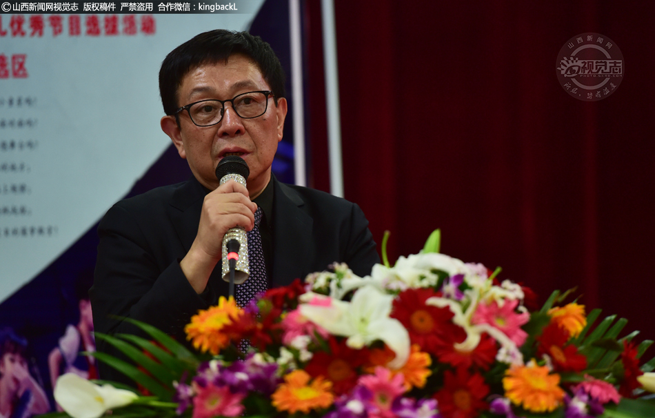 同桌扒开我腿用震蛋器折磨我