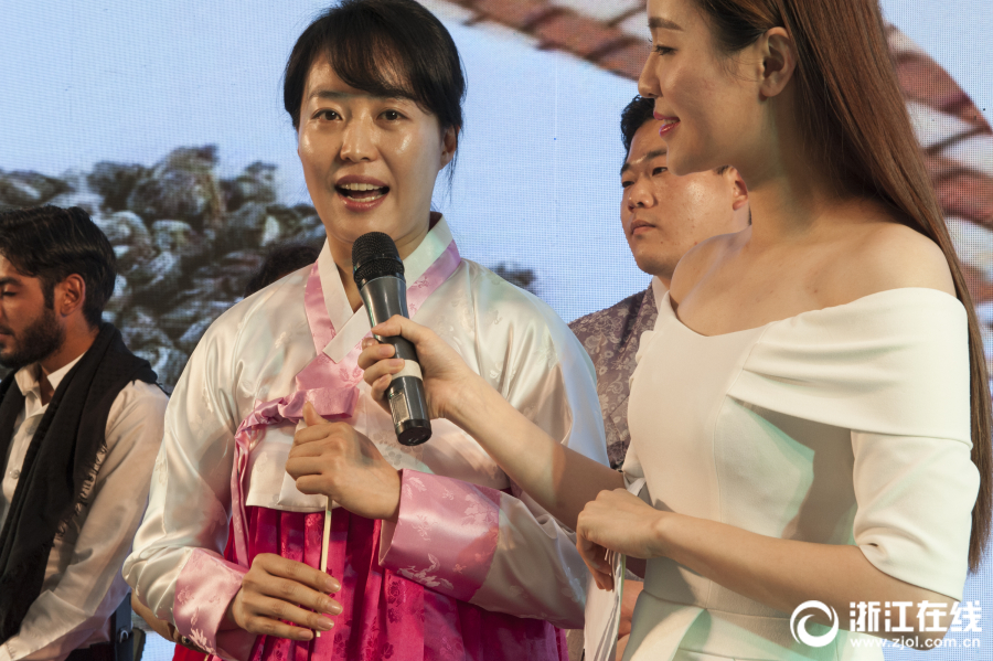 浓毛茸茸BwBw妇女