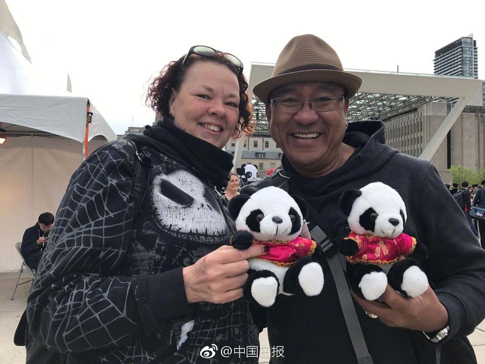 美女张开腿让男生桶