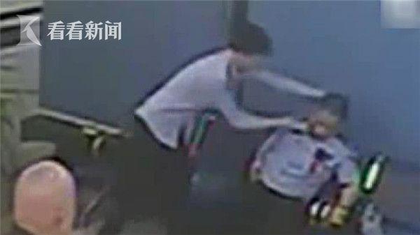 兩女一杯