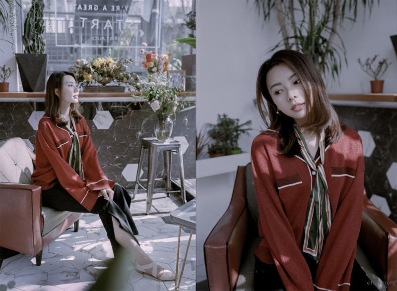 美女露出 让男生揉