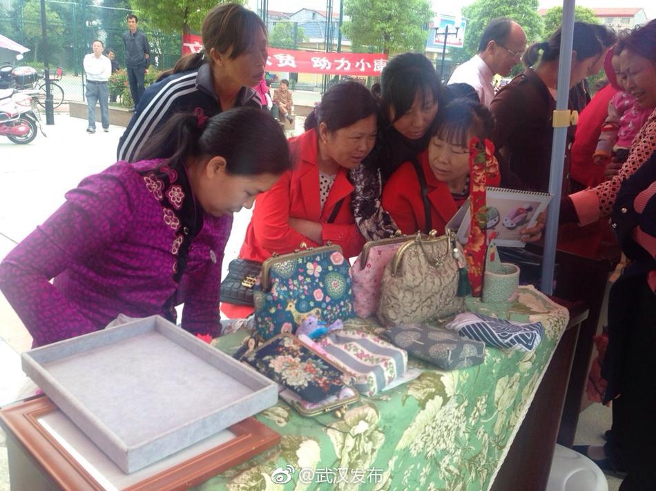 黄色在线播放网址