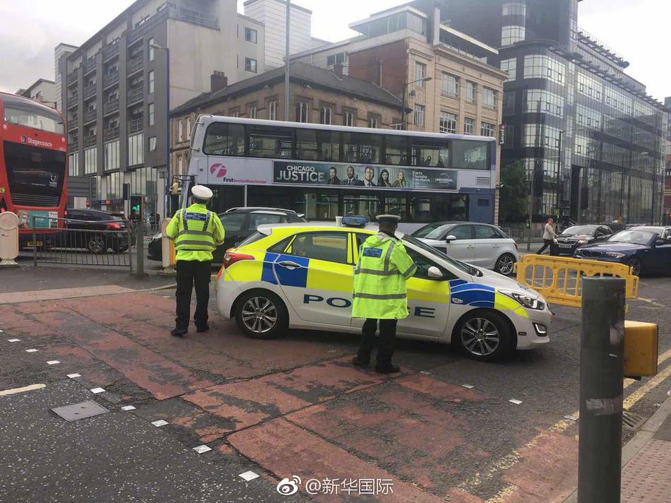 吃女王主人拉的大便和痰