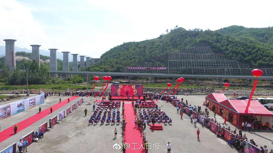 白洁被五人糟蹋一夜n次