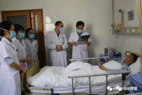 他撕开我奶罩揉吮我奶头A片