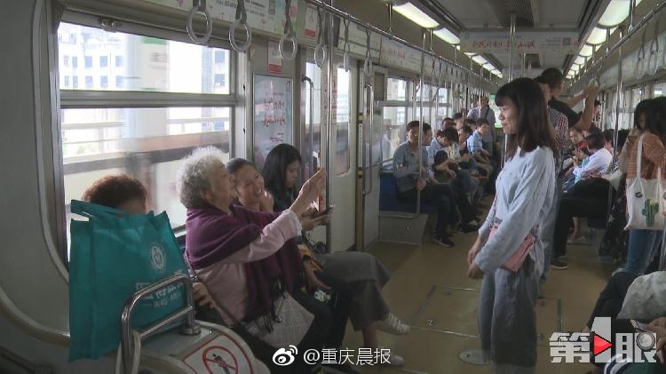 女女互摸色情片