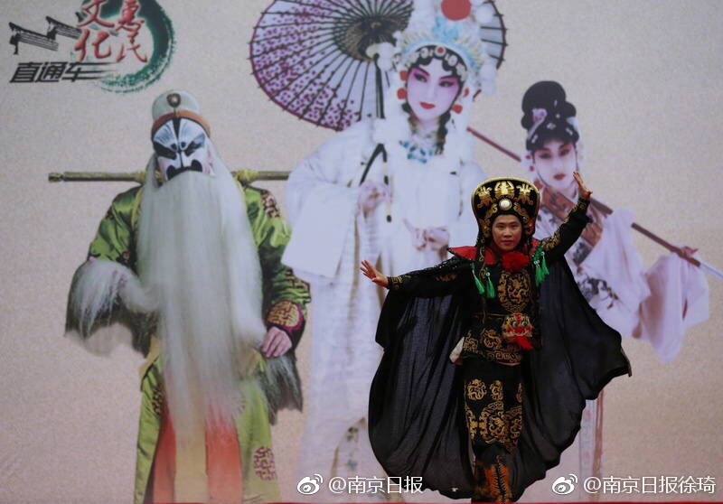 老头树林泄精喂老头