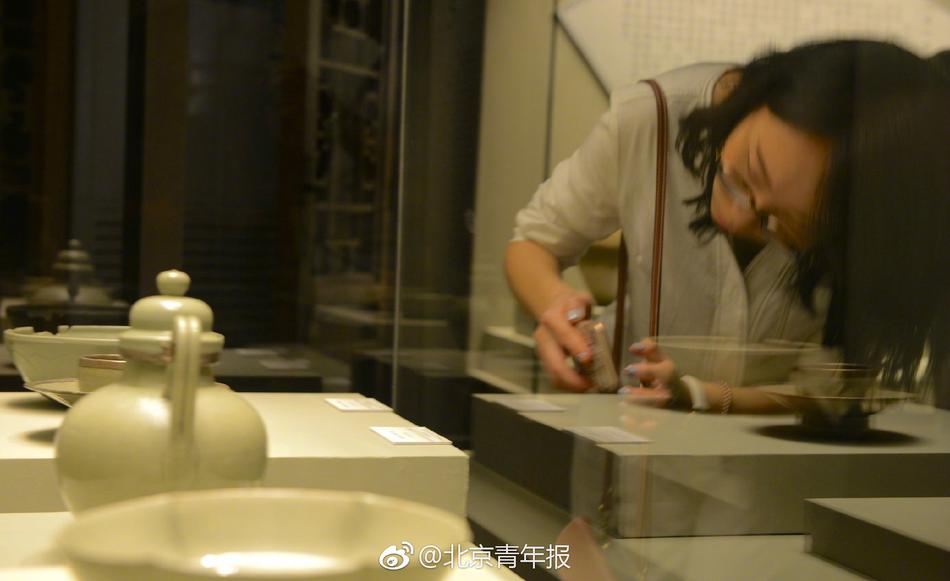 范冰冰被强扒胸罩吃奶