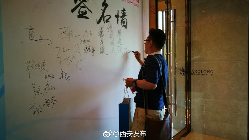 媽媽幫兒子打手槍