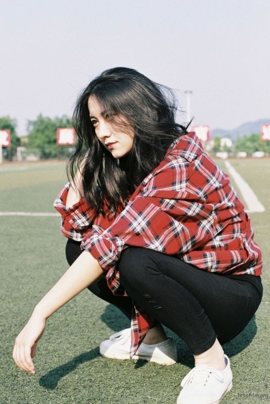 夏天超短裤美女