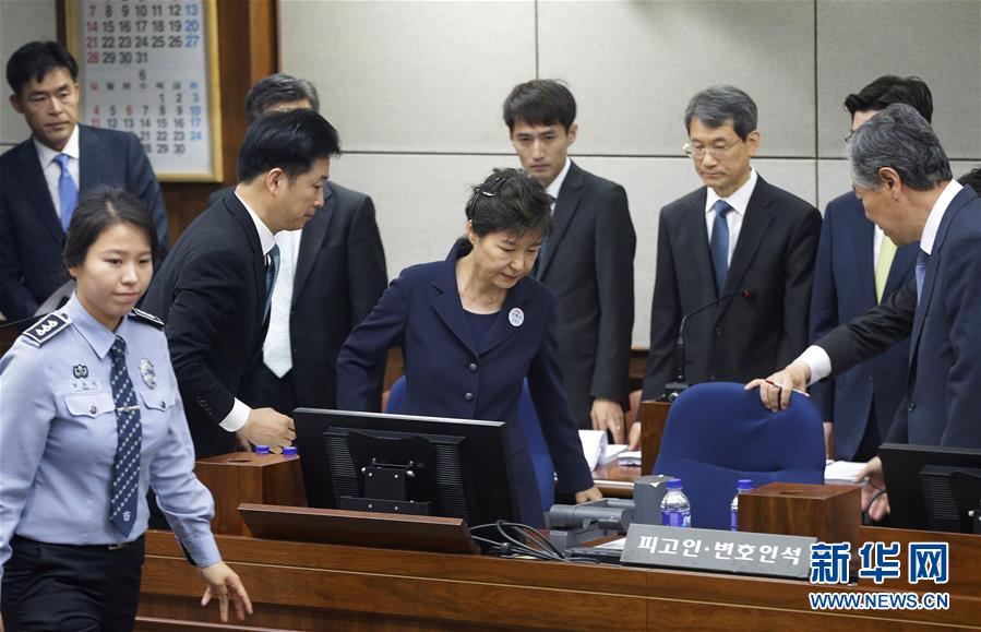 日本媽媽替兒子口交