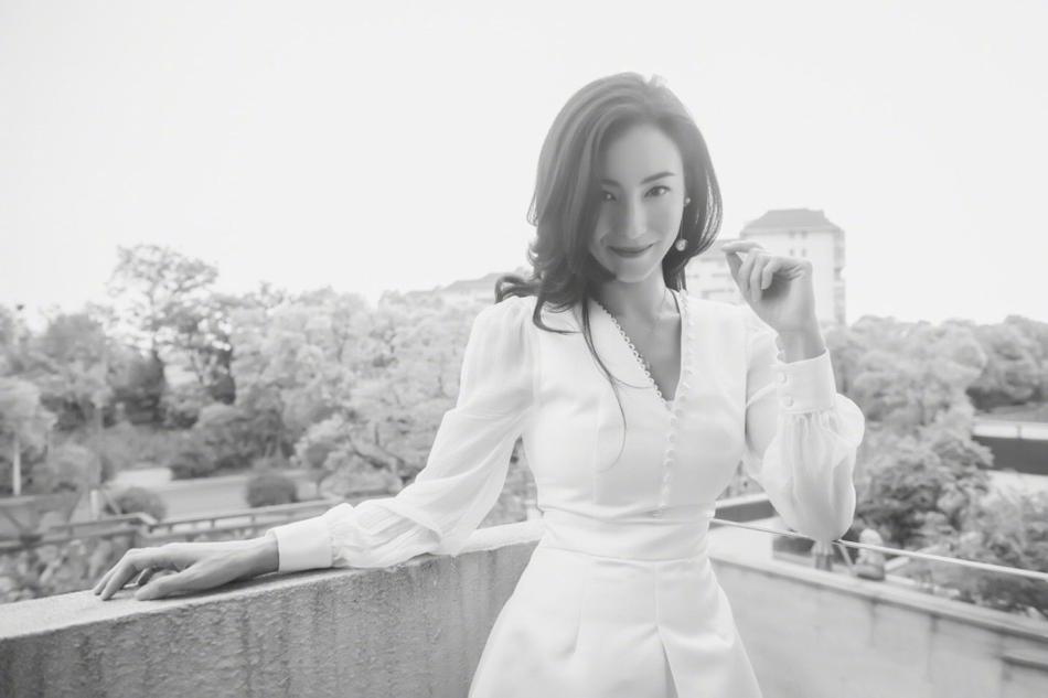黄色小说老太婆乱伦