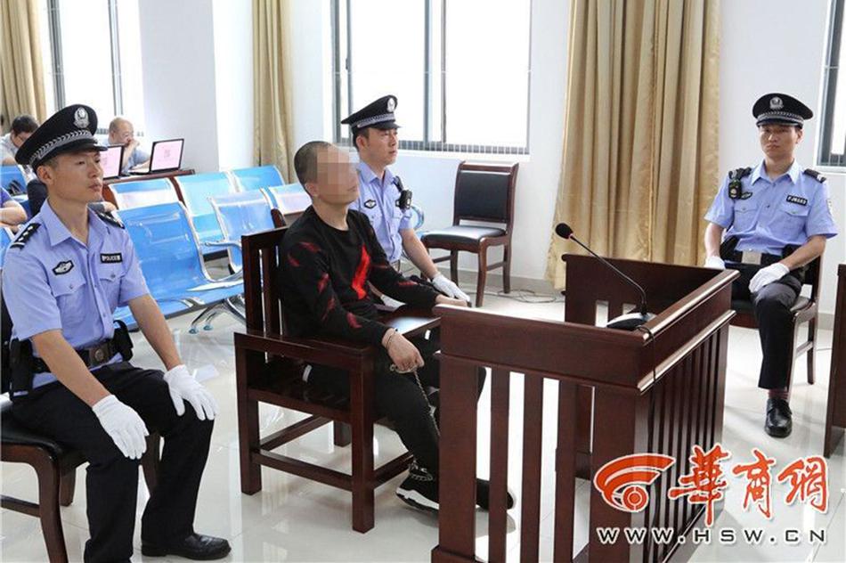 巨胸自慰网站