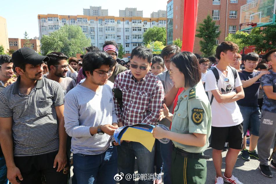 黑人又粗又大又 ╳乂