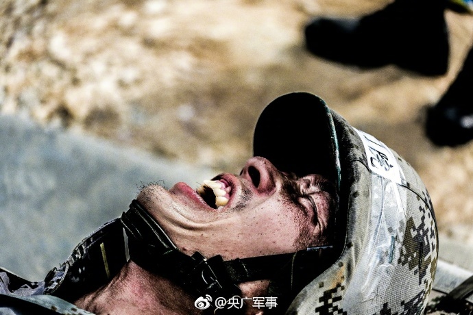 那个黄色电影，黄色电影。