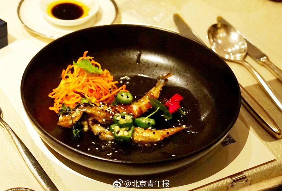 寡妇大J8又粗又大