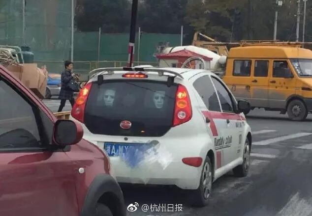 老太婆把腿扒开让我添