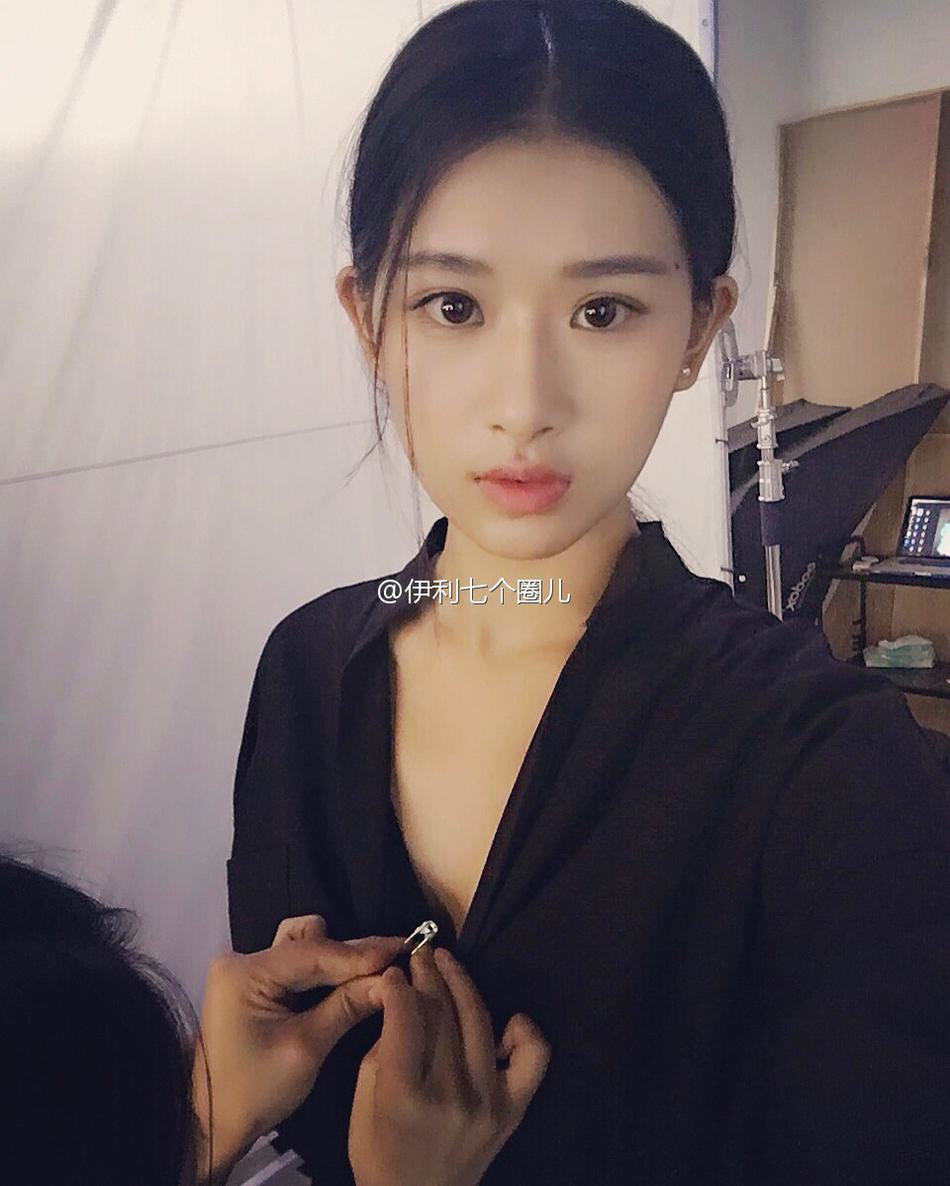 Chinese偷看农妇BBw1