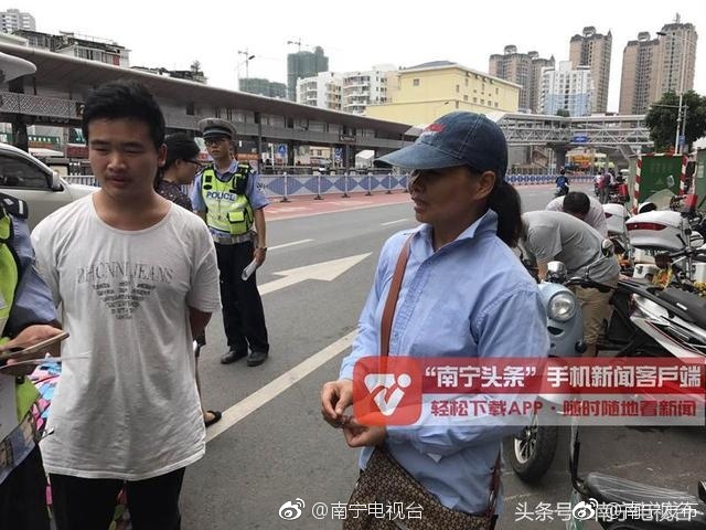 把内裤勒到屁缝羞耻打屁股
