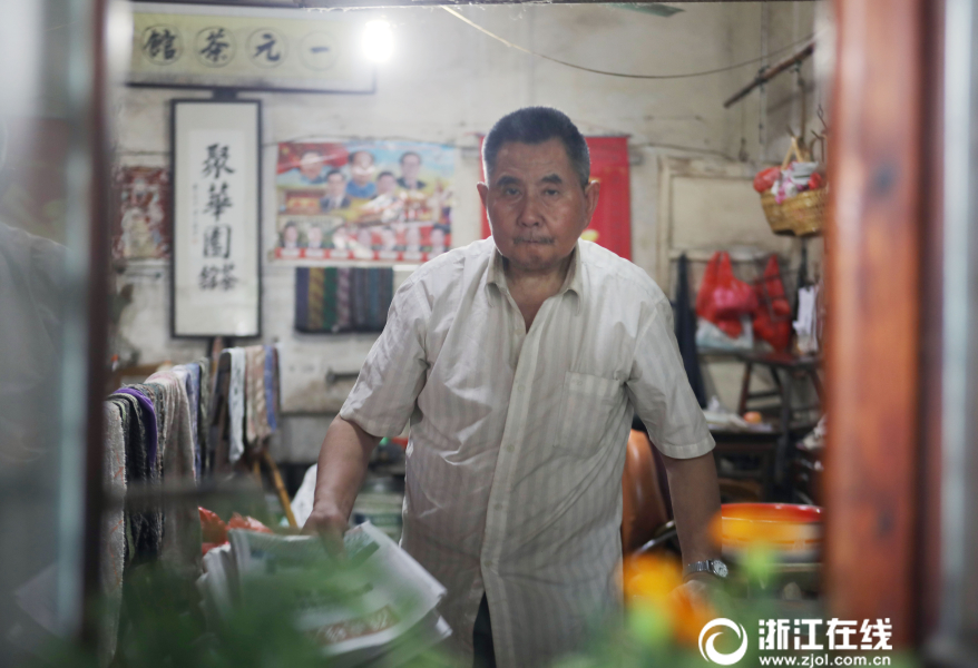被强硬进入漂亮人妻