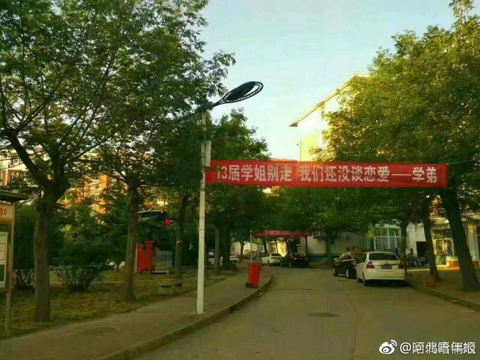 俄罗斯美女与动交zoz0z
