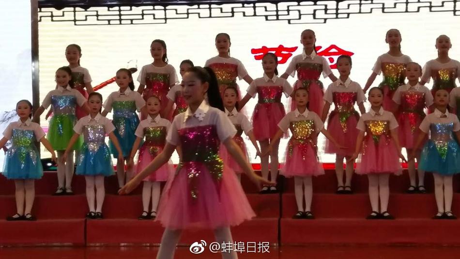 黄色視頻中國女人