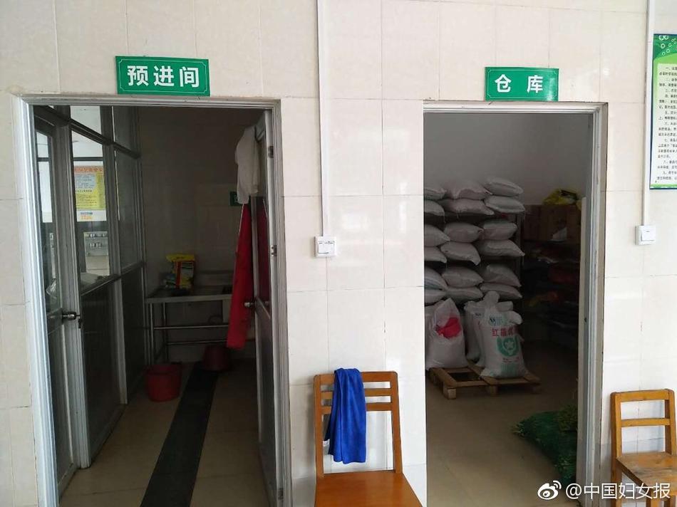 欧美粉嫩小泬肉交20P