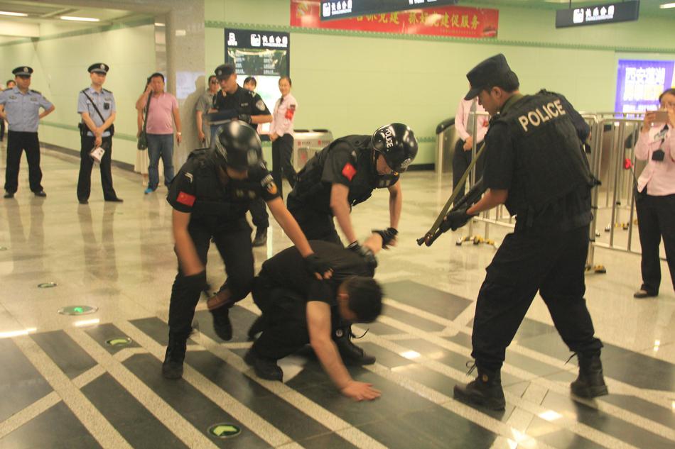 厕所视频偷拍女人裸体