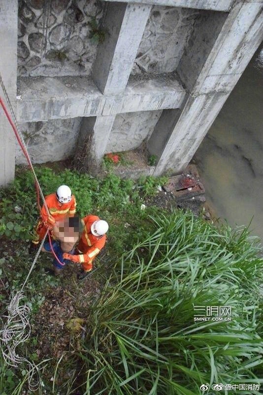 艳妇荡岳丰满交换做爰电影