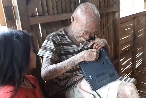 歐美黃色三級片在綫播放