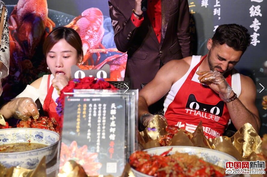 大胸美女无码