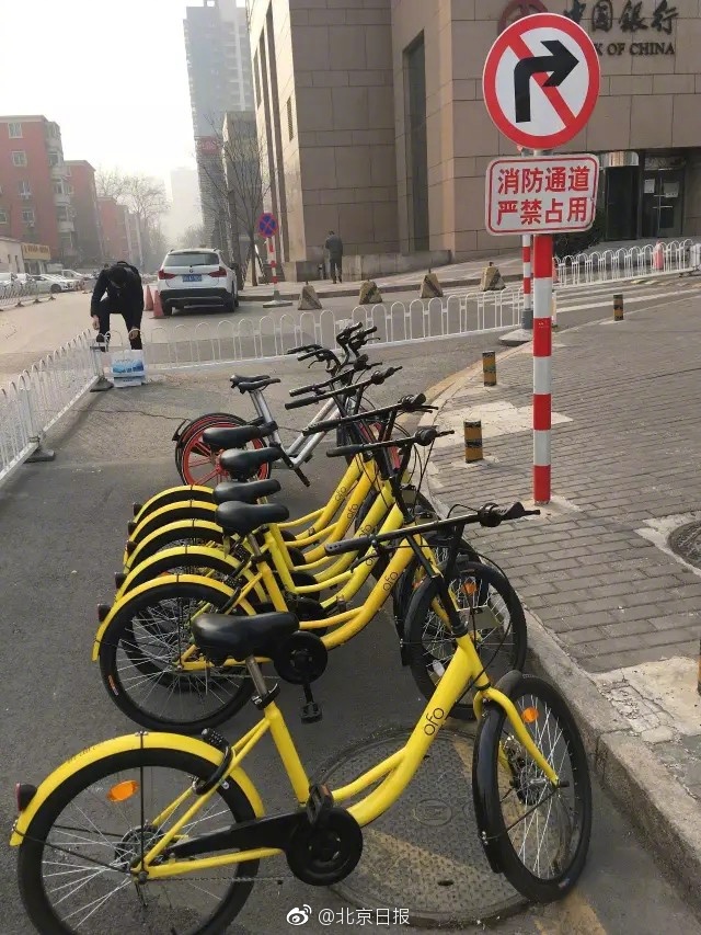 學生裙底