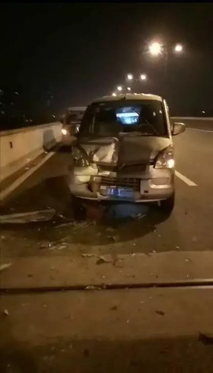 十八岁以下禁止下载