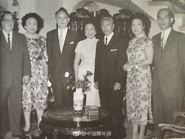男人的 伸到 屁股黄