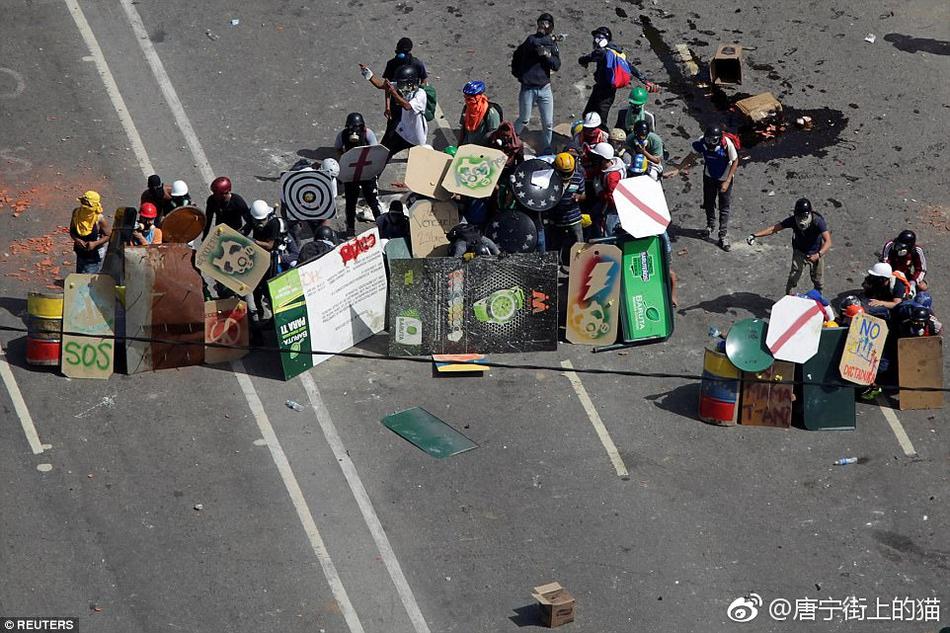 偷拍女人上侧所视频