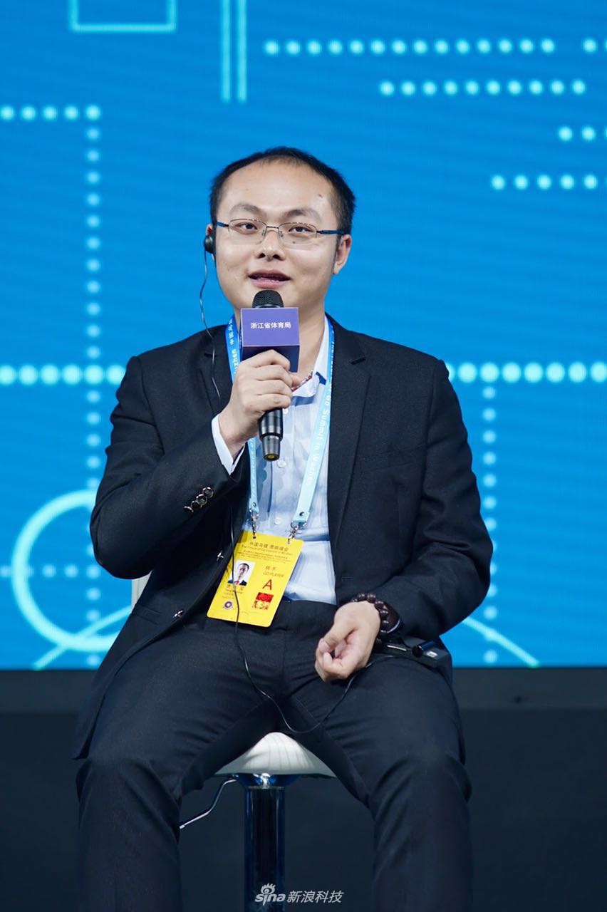 莫妮卡在厨房被c高潮gif